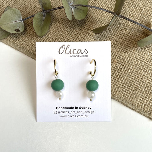 Tilly Dangles with Fresh Pearls in Green